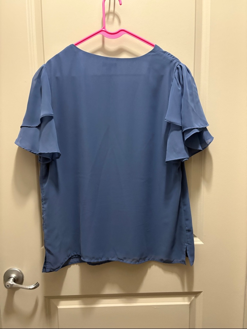 Vince Camuto Dusty Blue V-Neck Flutter Sleeve Blouse - Picture 4 of 6